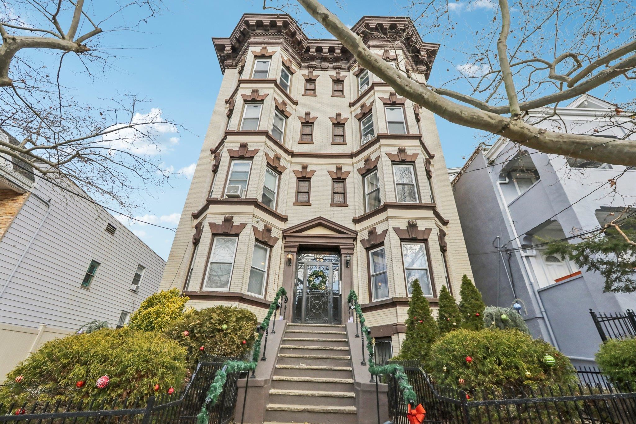 # 250007730 - For Rent in JERSEY CITY - West Bergen NJ