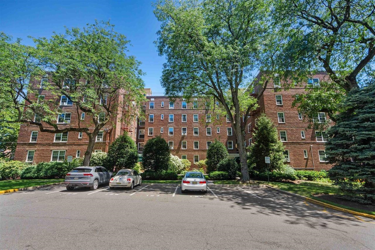 # 250007748 - For Rent in North Bergen NJ
