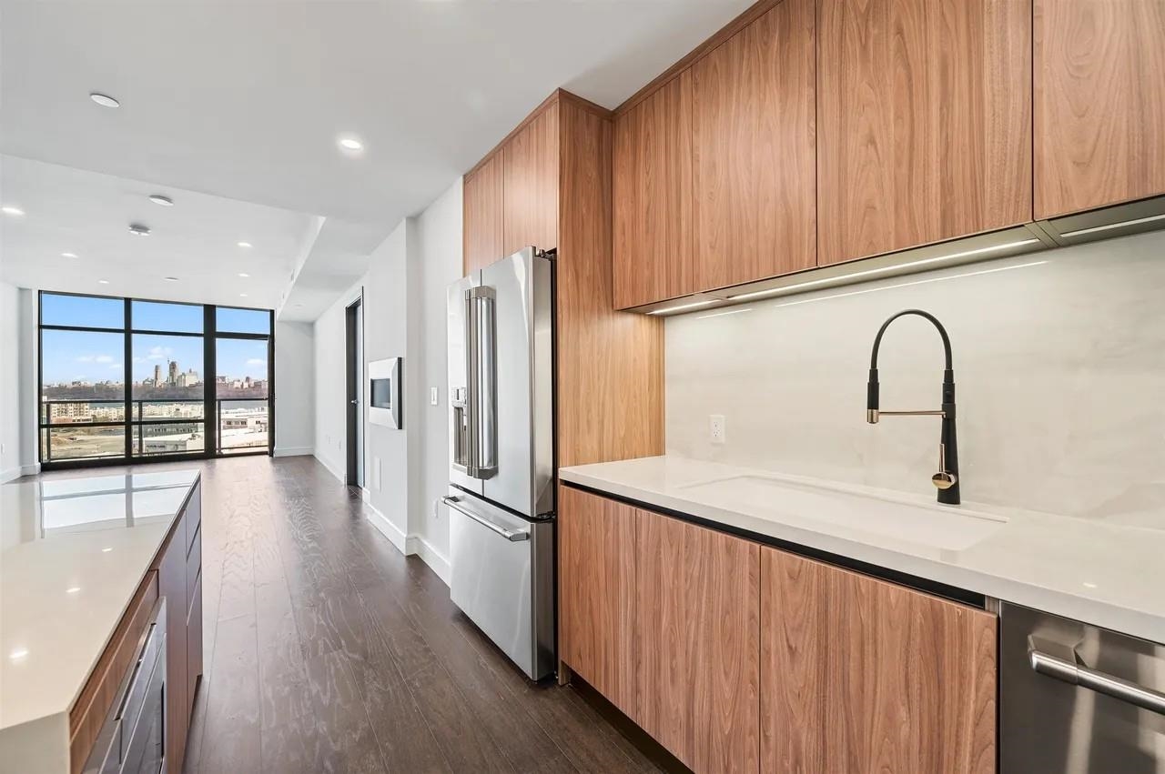 # 250007749 - For Rent in North Bergen NJ