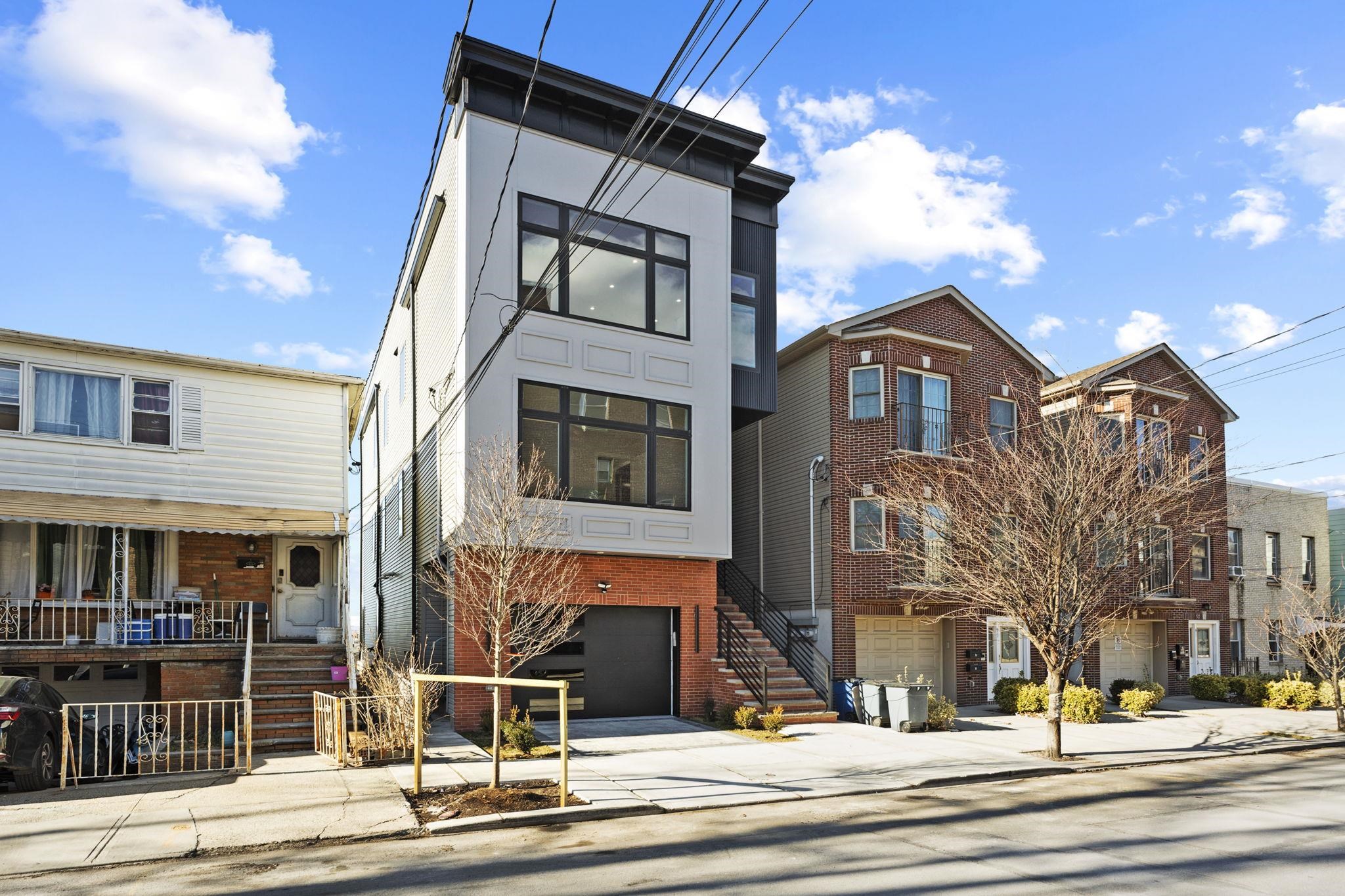 # 250007755 - For Rent in JERSEY CITY - Heights NJ