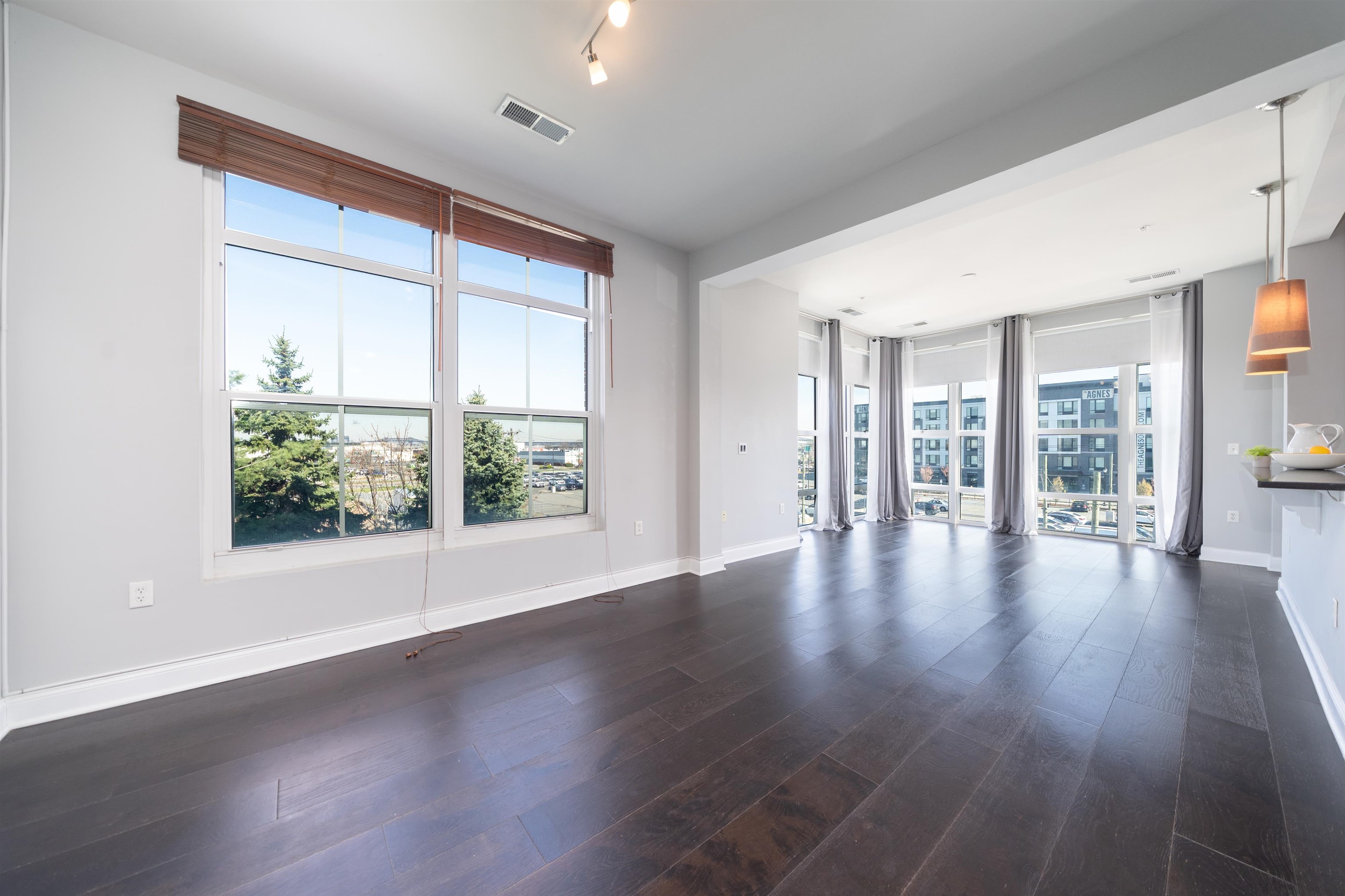 # 250007760 - For Rent in JERSEY CITY - West Bergen NJ