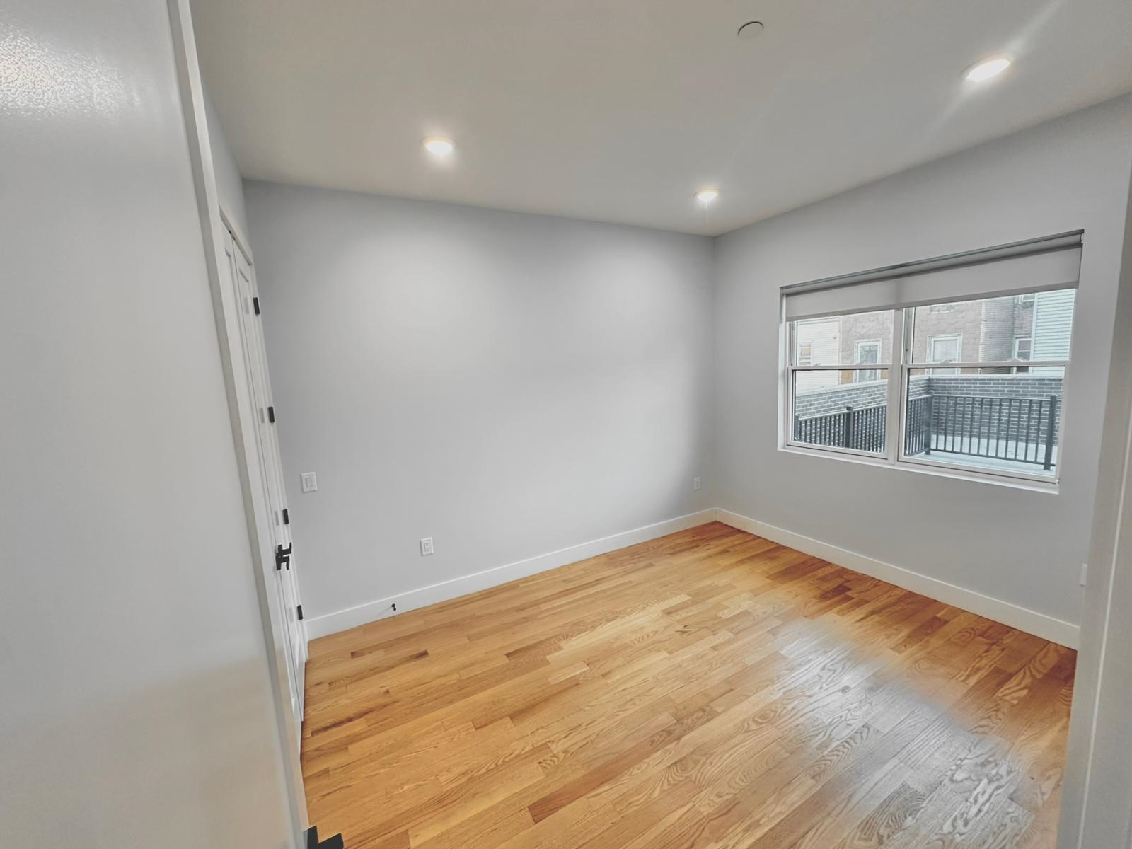 # 250007808 - For Rent in JERSEY CITY - Heights NJ