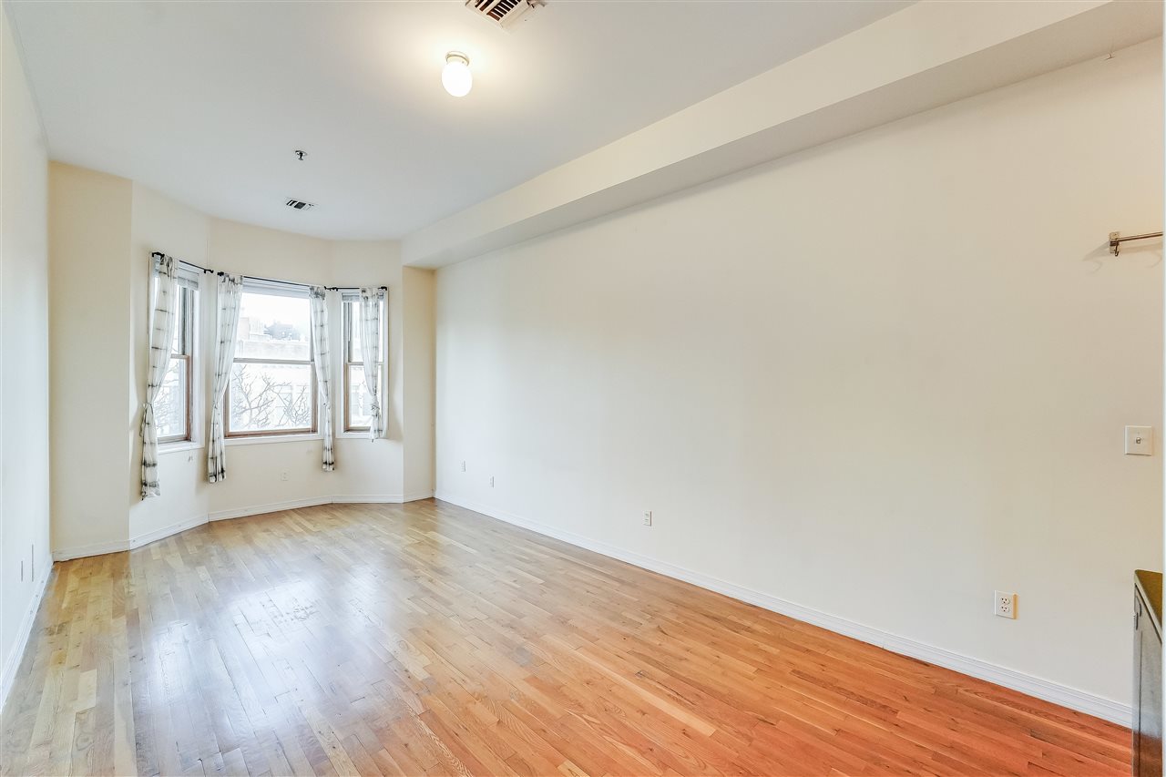 # 250007809 - For Rent in Hoboken NJ