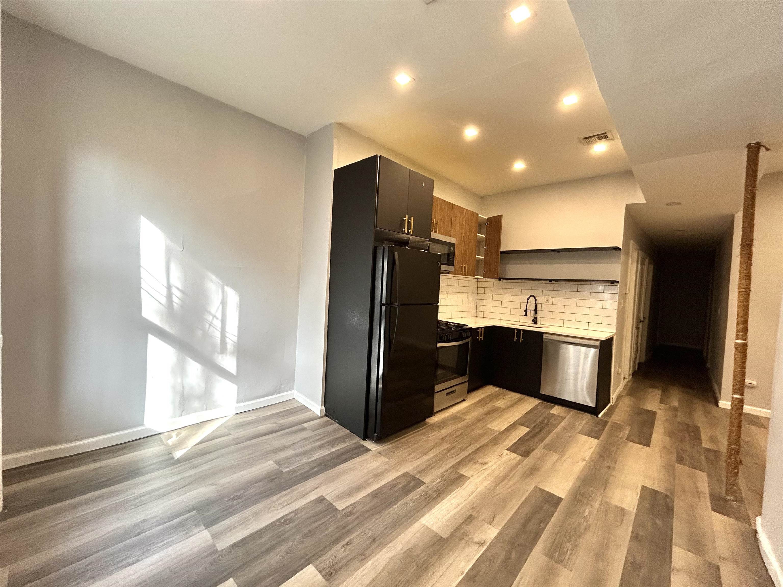# 250007833 - For Rent in JERSEY CITY - Heights NJ