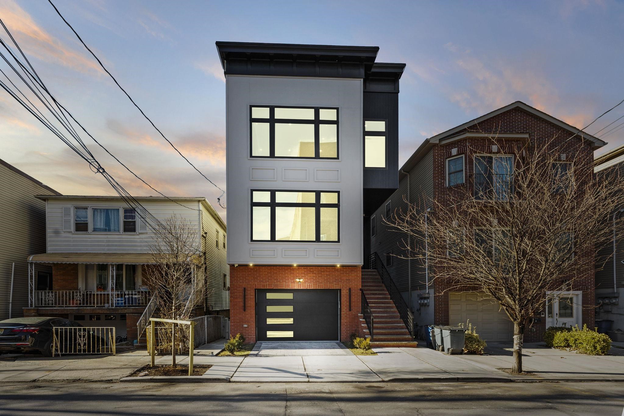 # 250007834 - For Rent in JERSEY CITY - Heights NJ