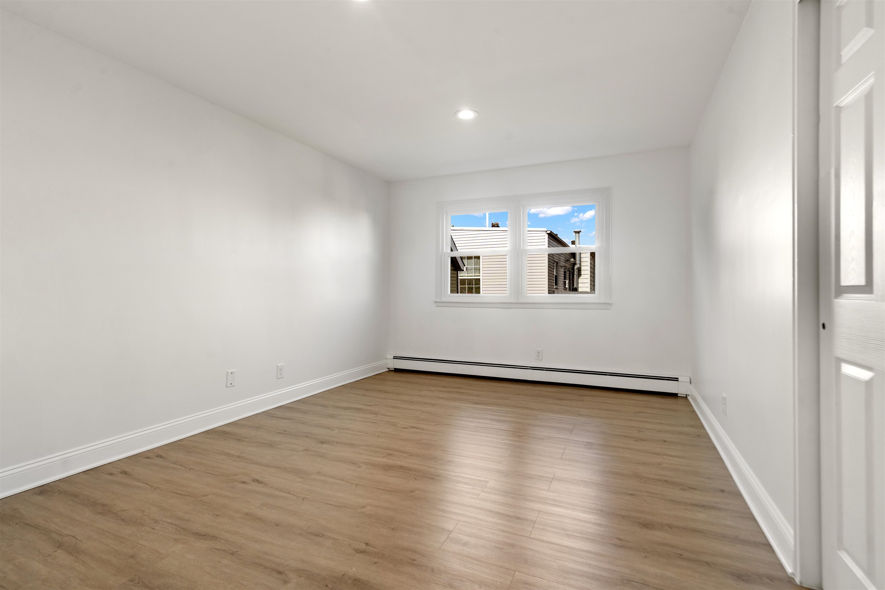 # 250007837 - For Rent in Guttenberg NJ