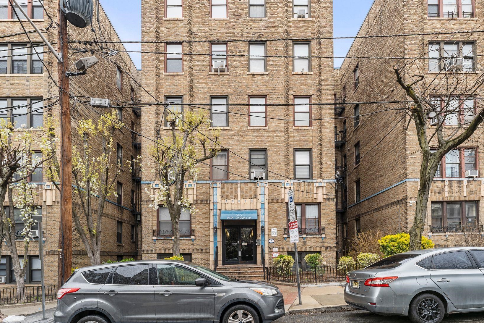 # 250007843 - For Rent in JERSEY CITY - Journal Square NJ