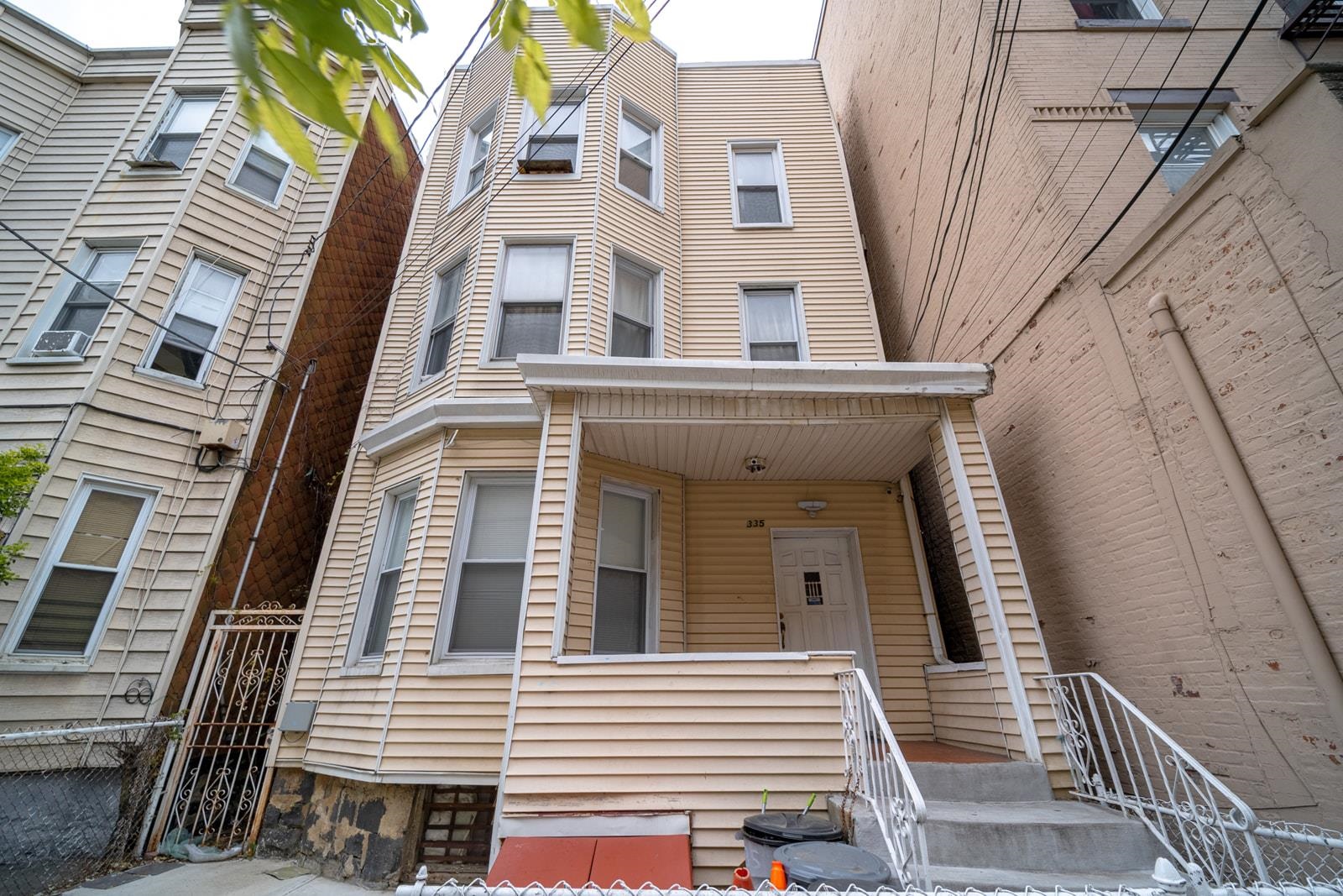 # 250007879 - For Rent in Union City NJ