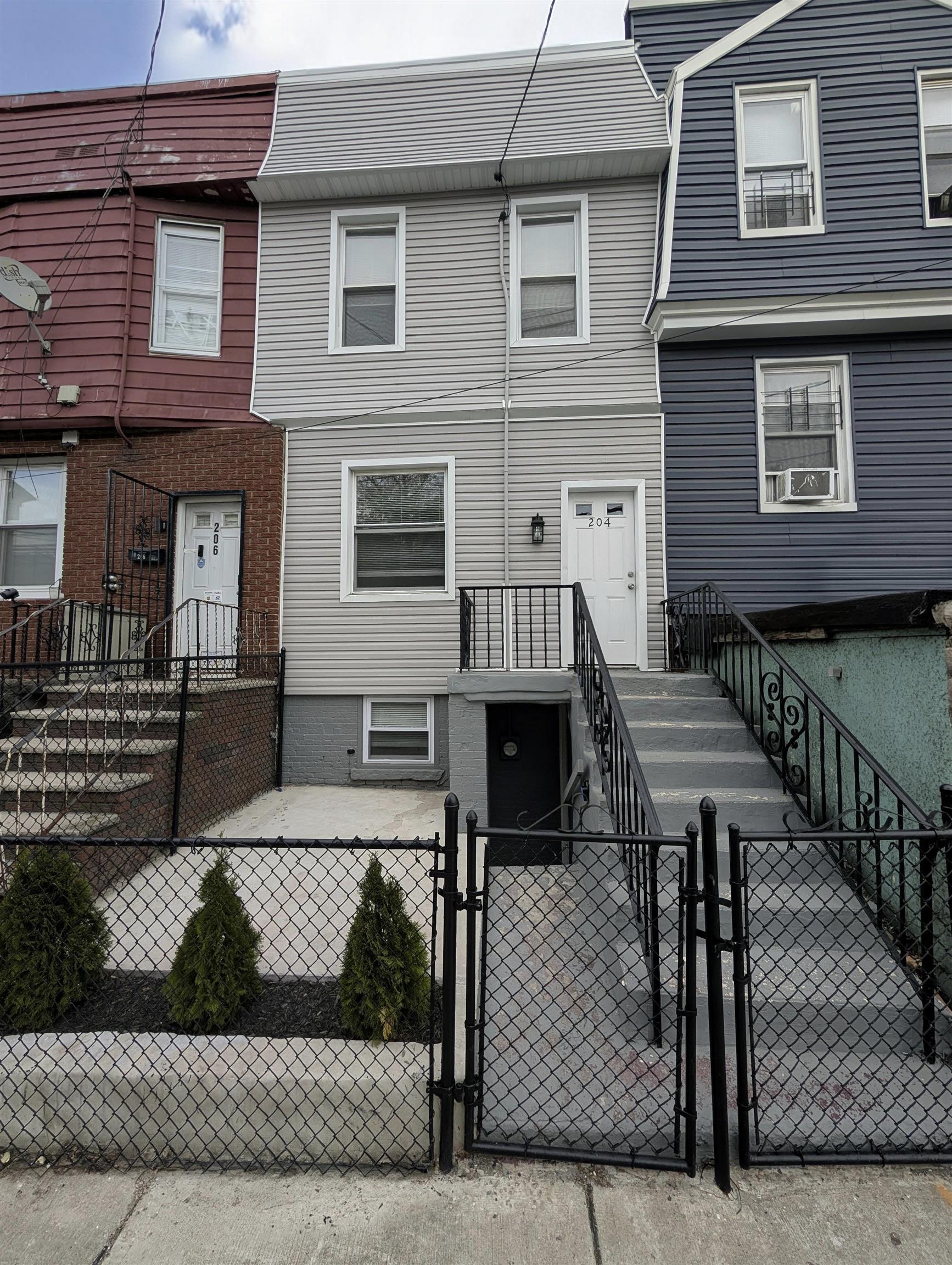 # 250007926 - For Rent in JERSEY CITY - Journal Square NJ