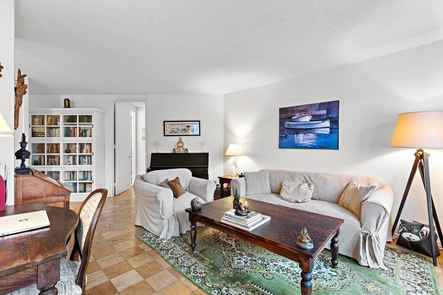 # 250007933 - For Rent in Guttenberg NJ