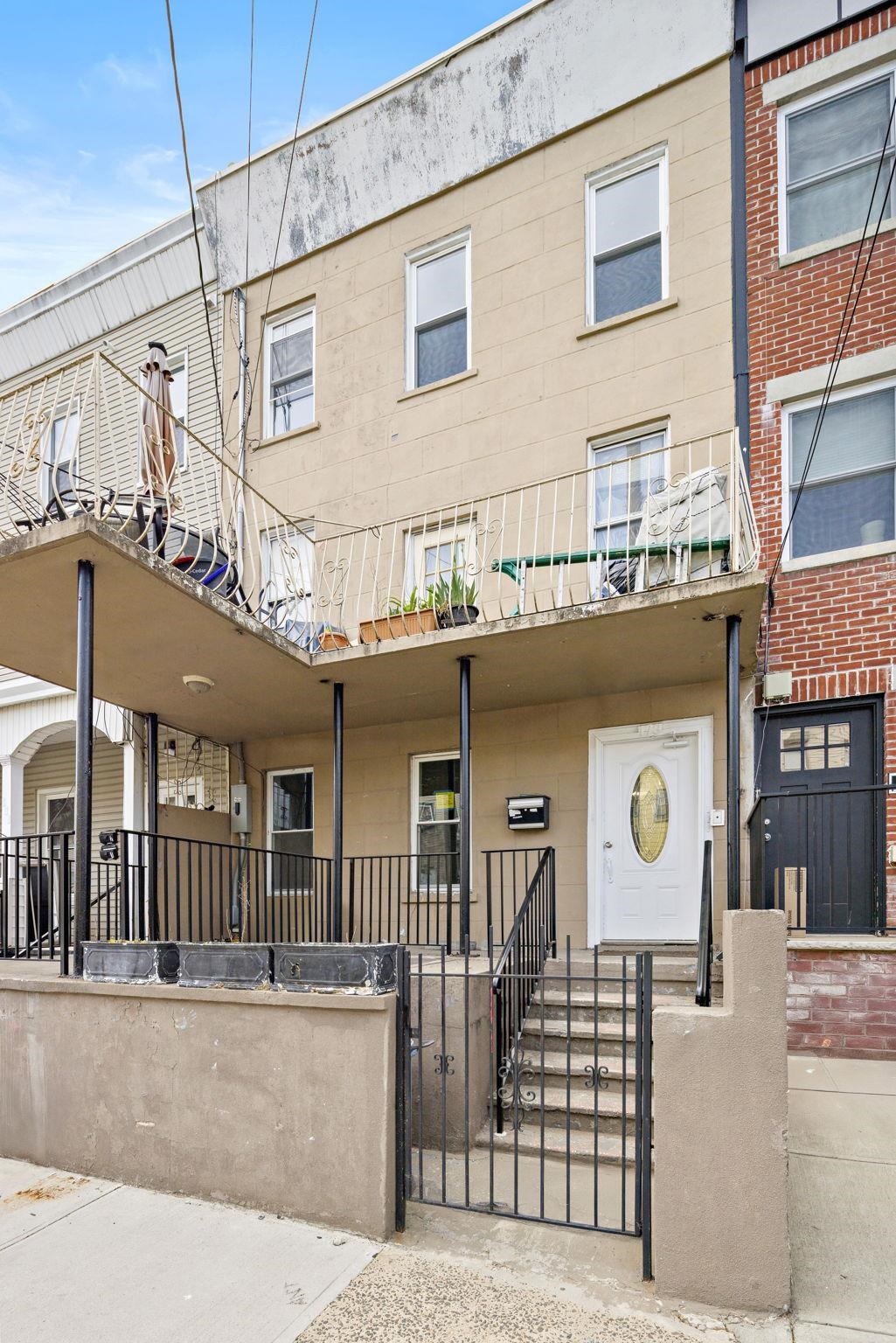 # 250007944 - For Rent in JERSEY CITY - Bergen-Lafayett NJ