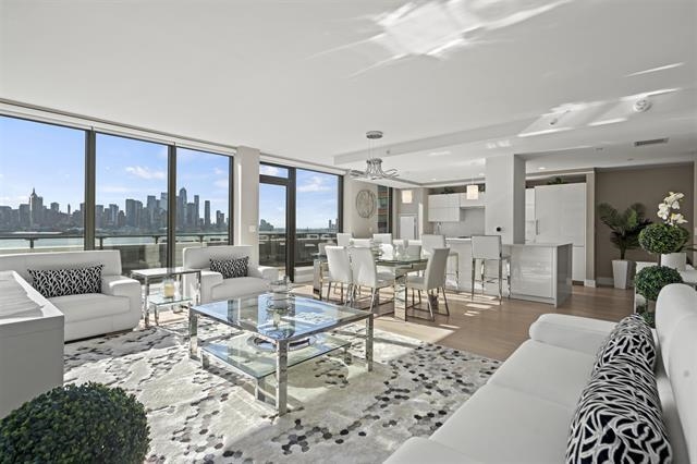 # 250007963 - For Rent in West New York NJ
