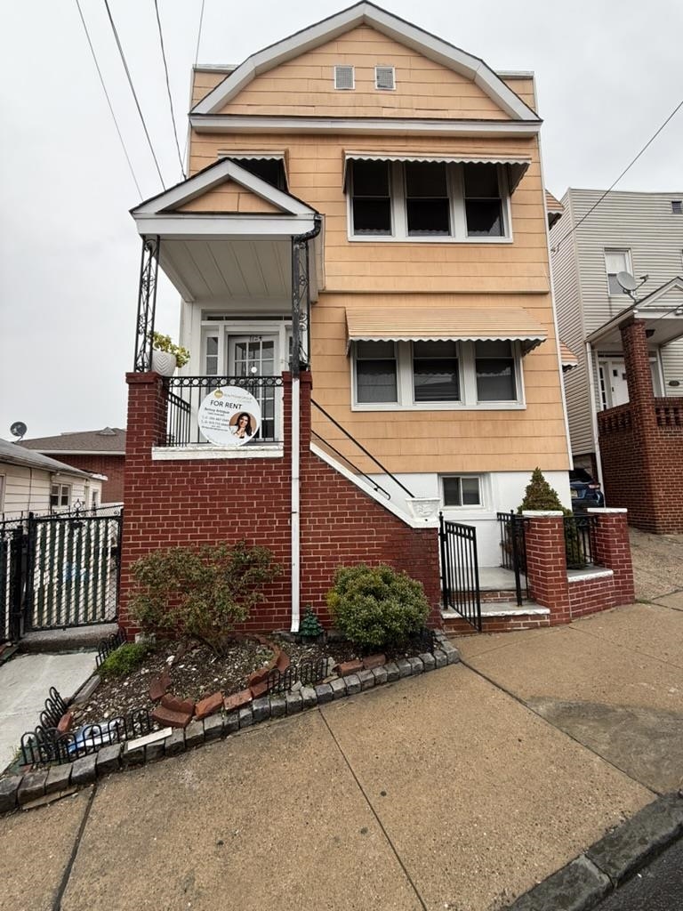 # 250007964 - For Rent in North Bergen NJ