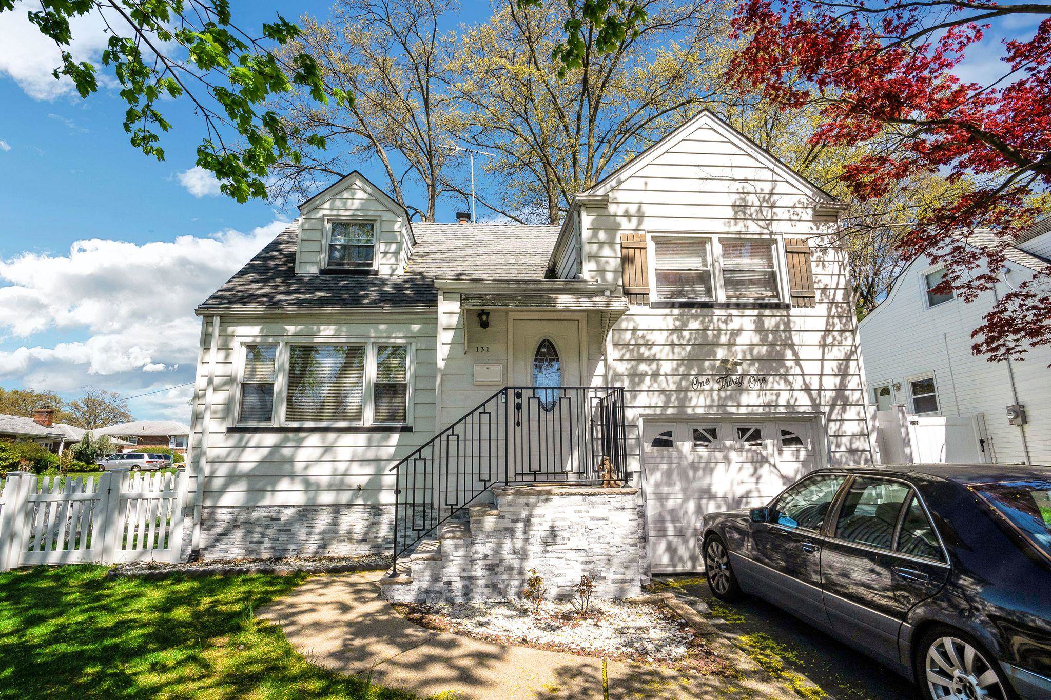 # 250007968 - For Rent in Elmwood Park NJ