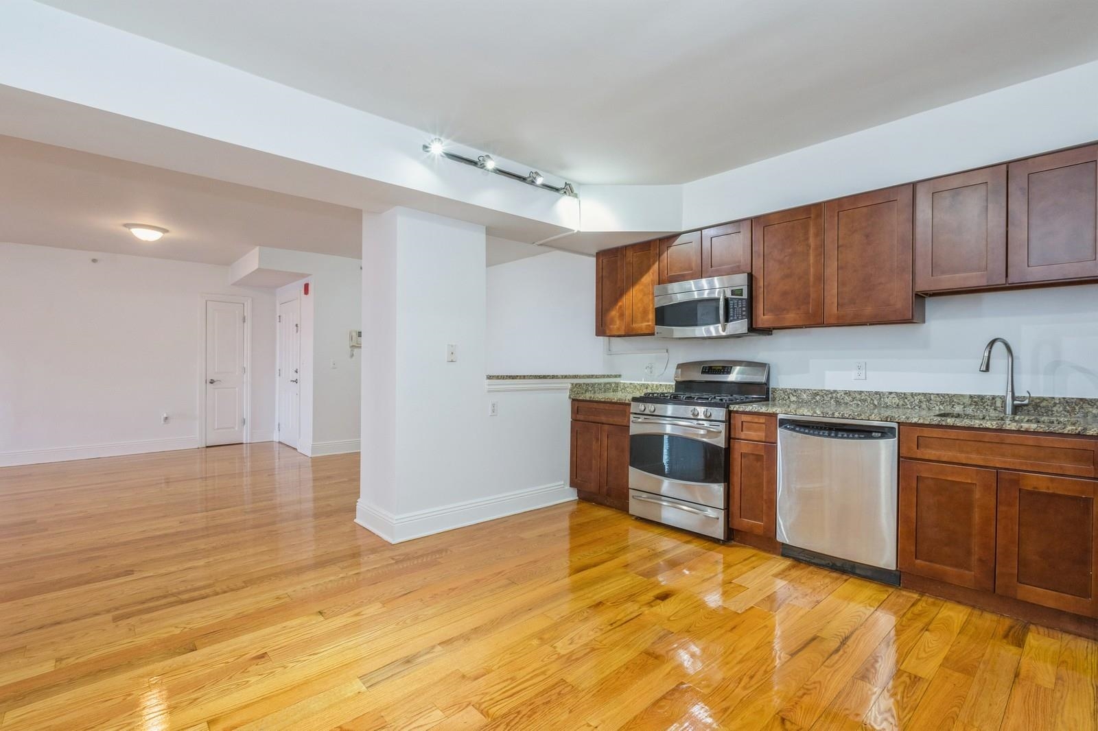 # 250008045 - For Rent in Union City NJ