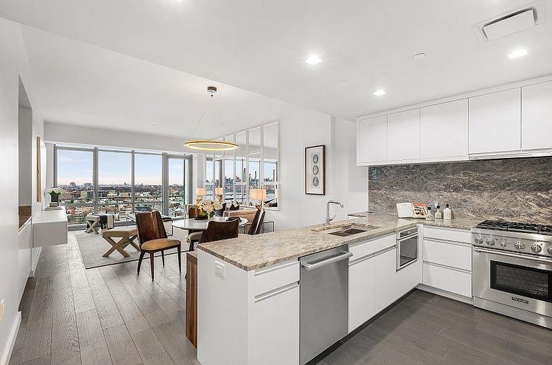 # 250008060 - For Rent in Cliffside Park NJ