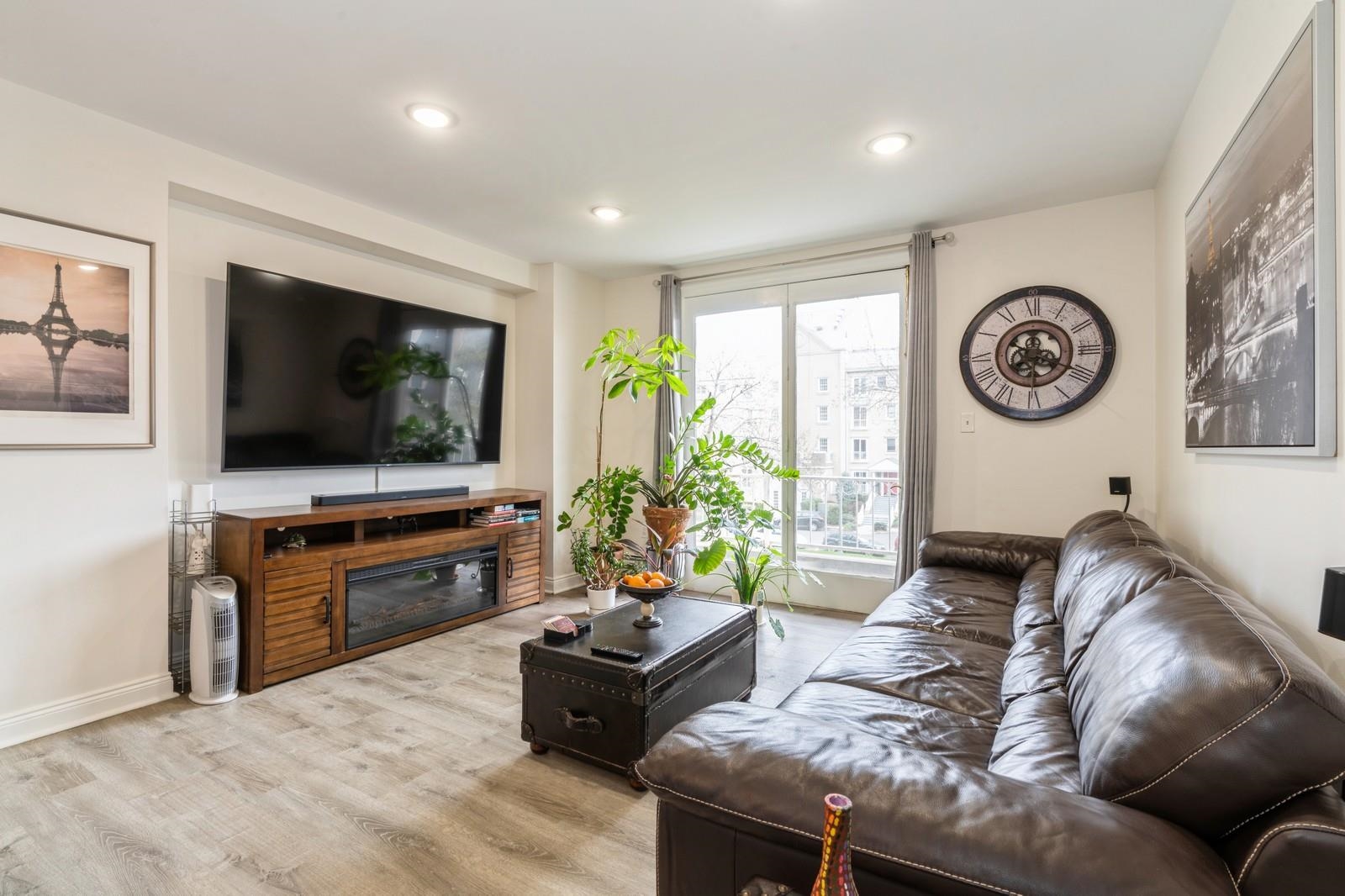 # 250008081 - For Rent in JERSEY CITY - Greenville NJ