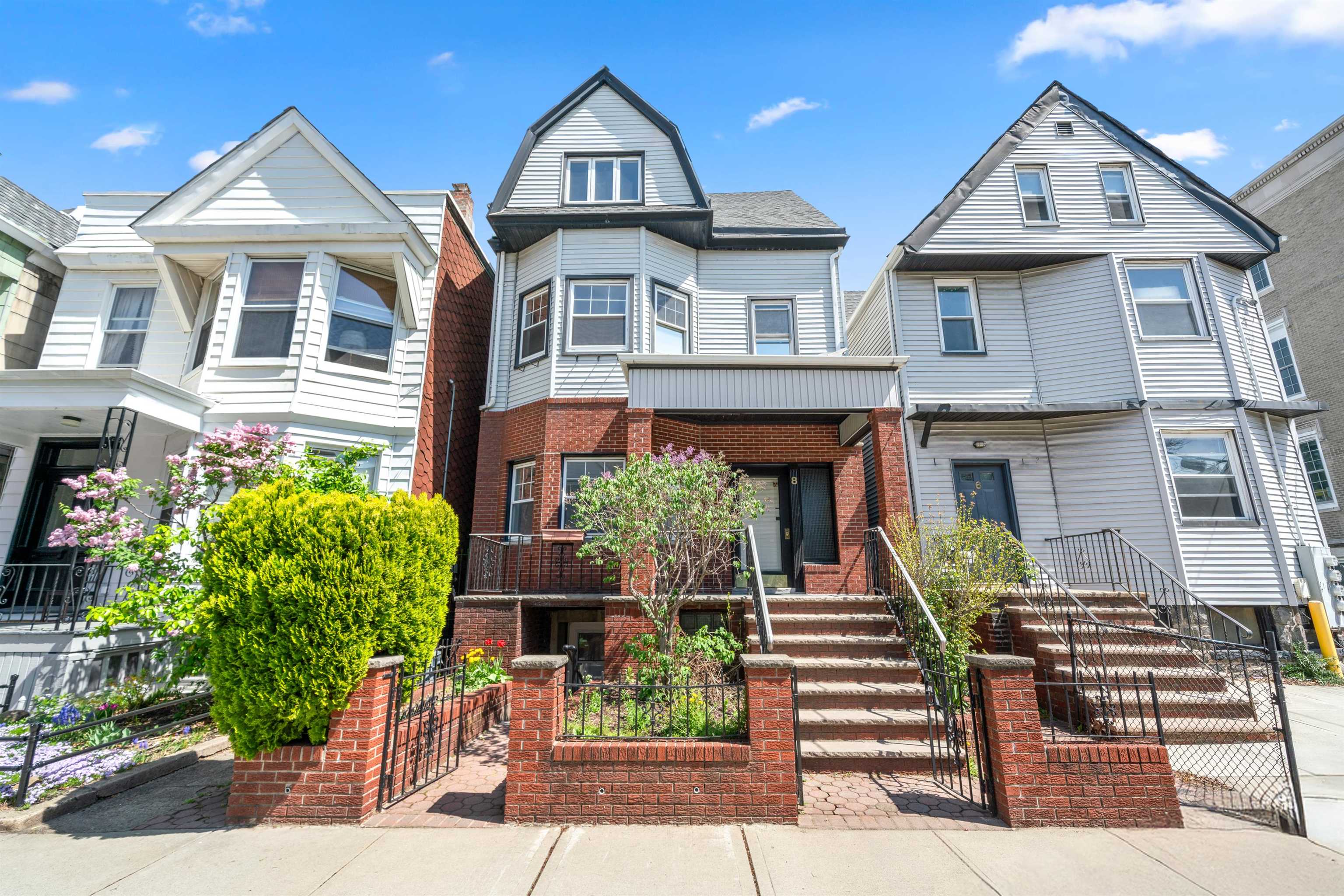 # 250008109 - For Rent in Weehawken NJ