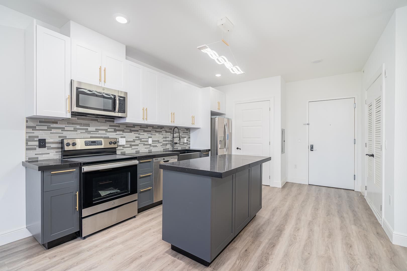 # 250008121 - For Rent in JERSEY CITY - Journal Square NJ