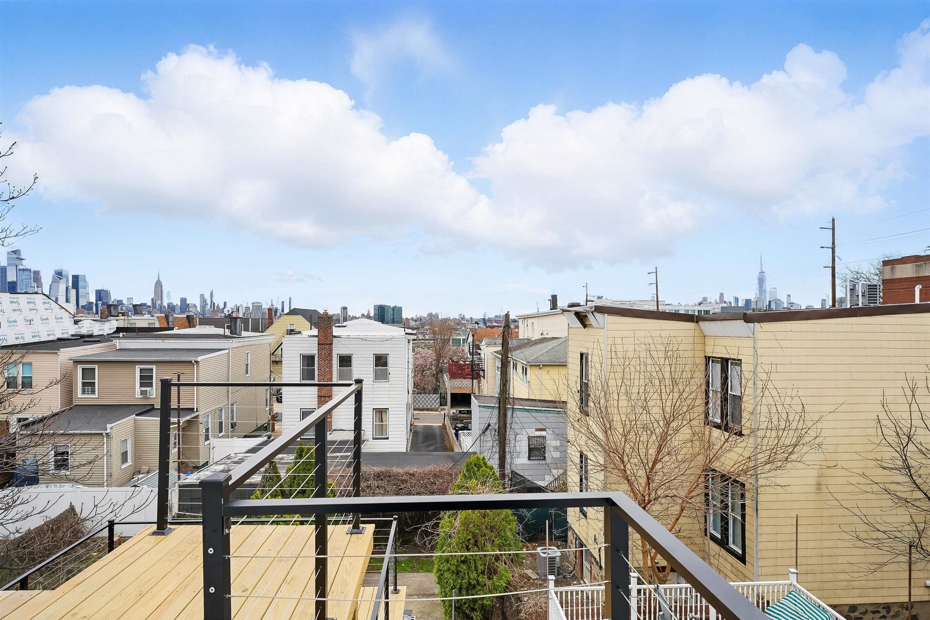 # 250008136 - For Rent in JERSEY CITY - Heights NJ