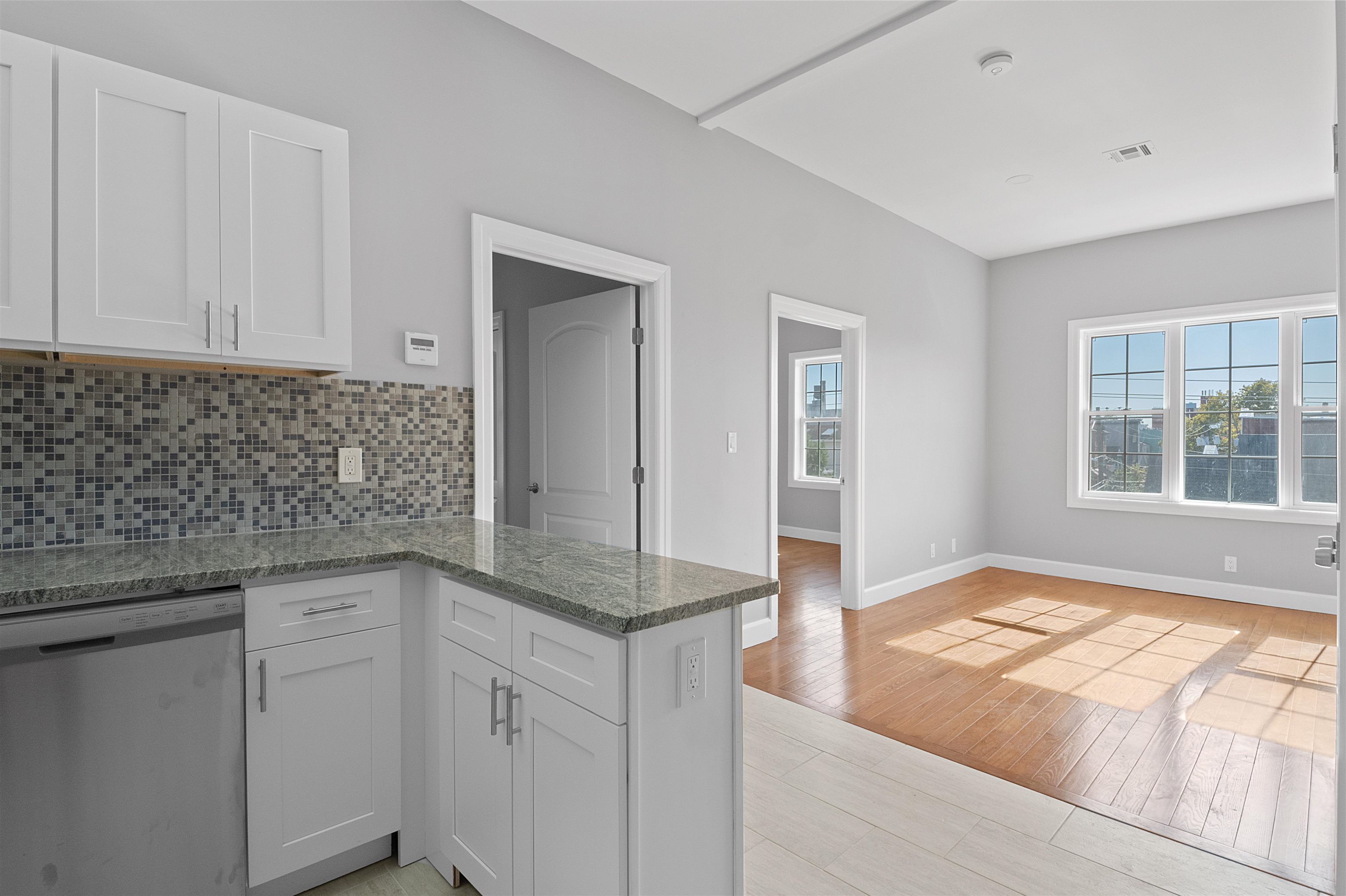 # 250008138 - For Rent in JERSEY CITY - Heights NJ