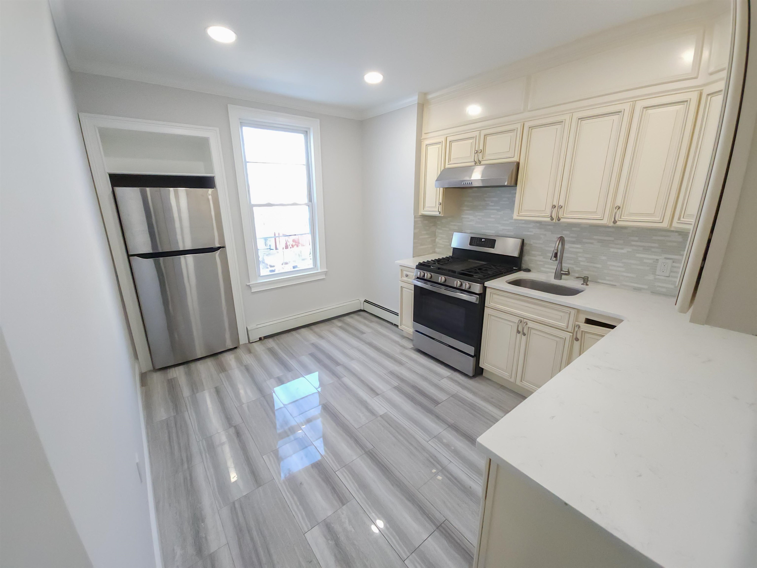 # 250008165 - For Rent in North Bergen NJ