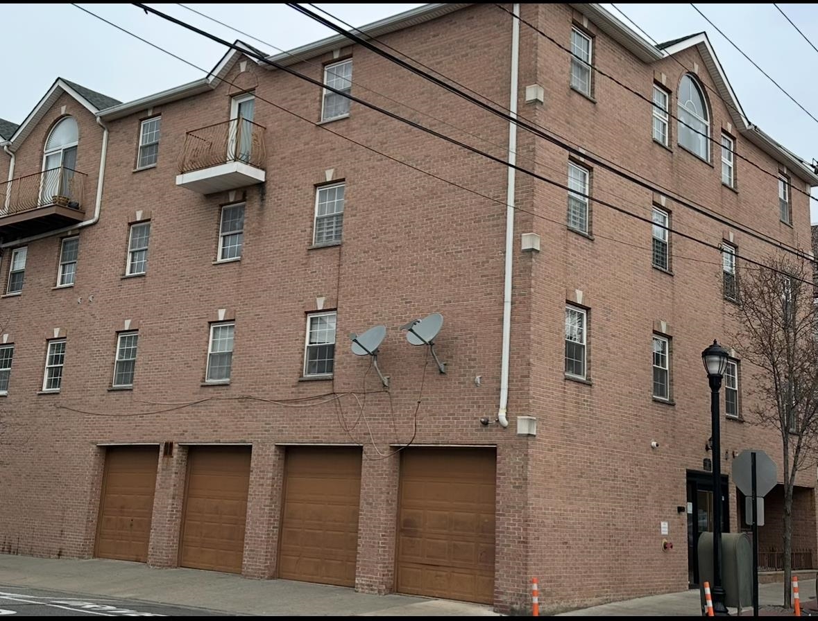 # 250008184 - For Rent in Union City NJ