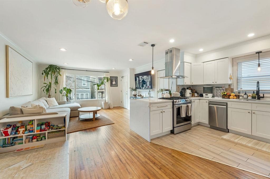 # 250008185 - For Rent in Union City NJ
