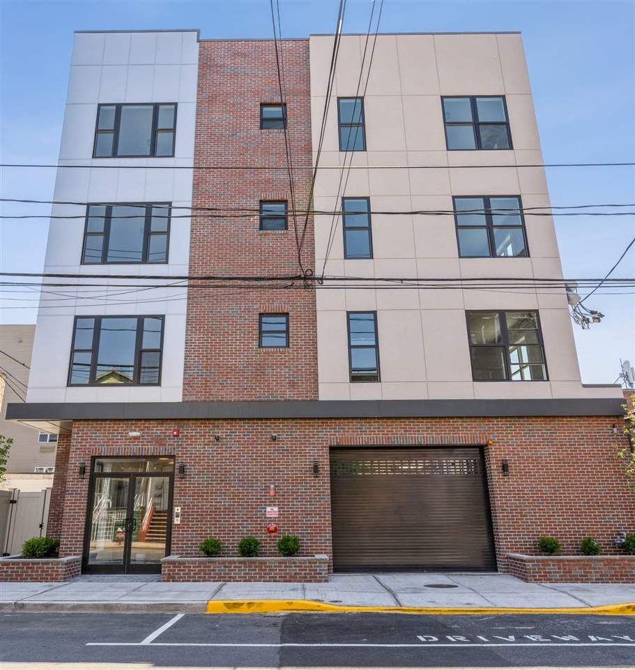 # 250008190 - For Rent in West New York NJ