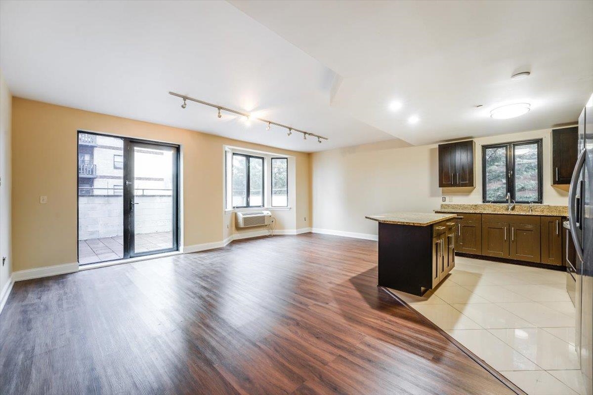 # 250008199 - For Rent in Hackensack NJ