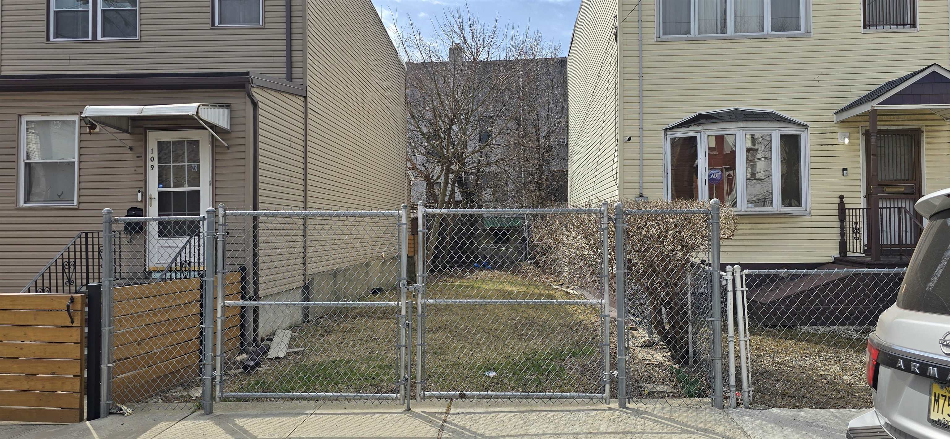 # 250008201 - For Rent in JERSEY CITY - Bergen-Lafayett NJ