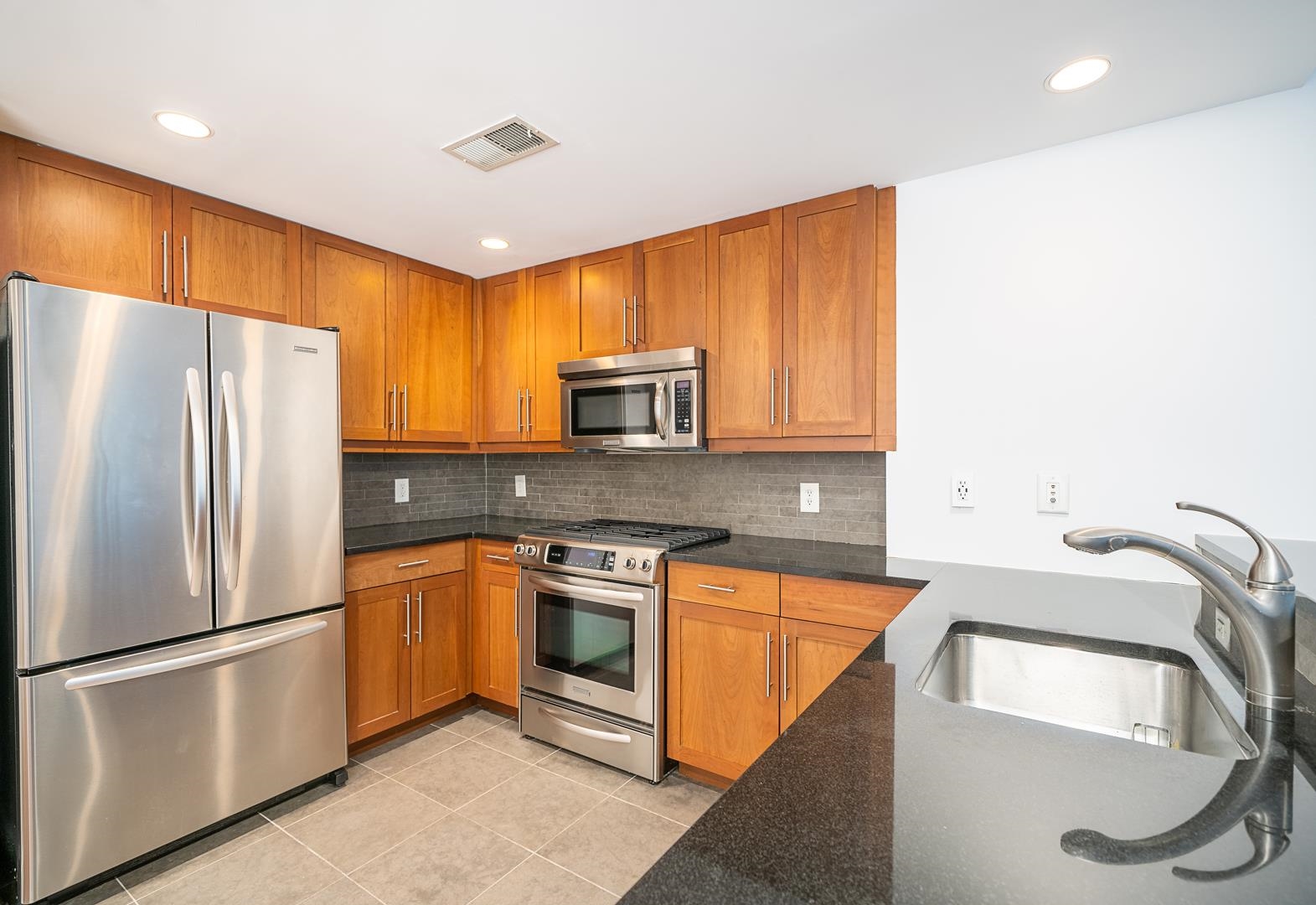 # 250008226 - For Rent in Hoboken NJ