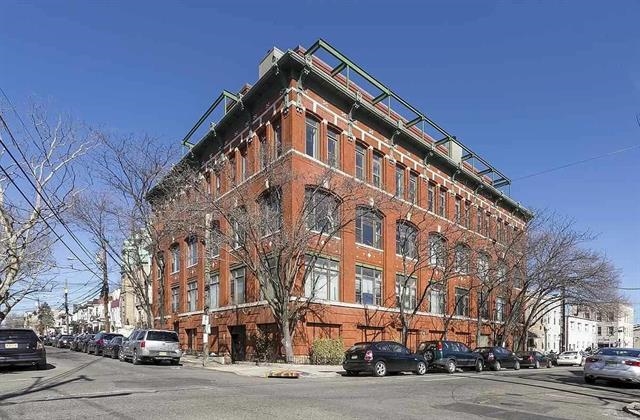 # 250008232 - For Rent in JERSEY CITY - Heights NJ