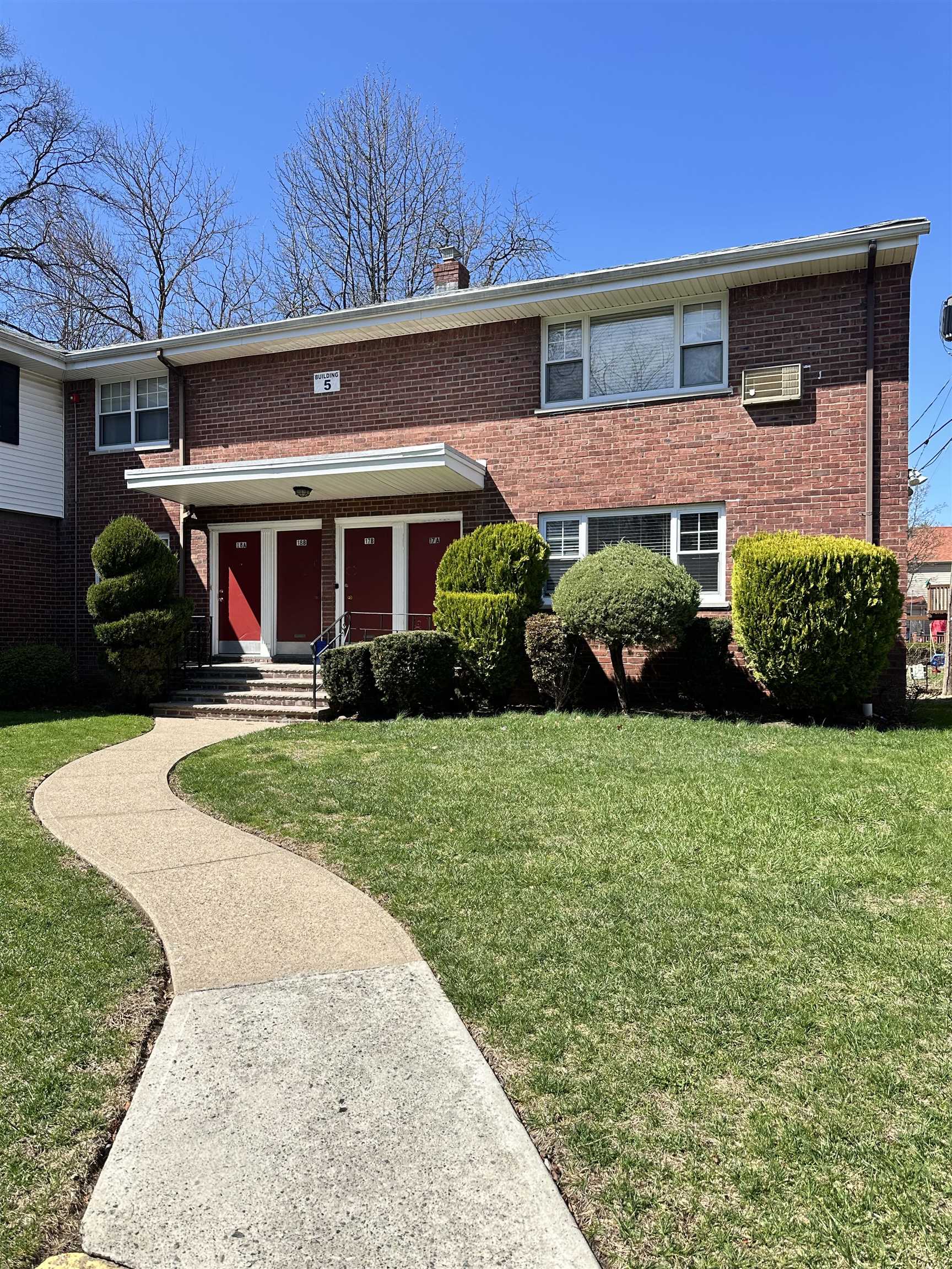 # 250008239 - For Rent in Rochelle Park NJ
