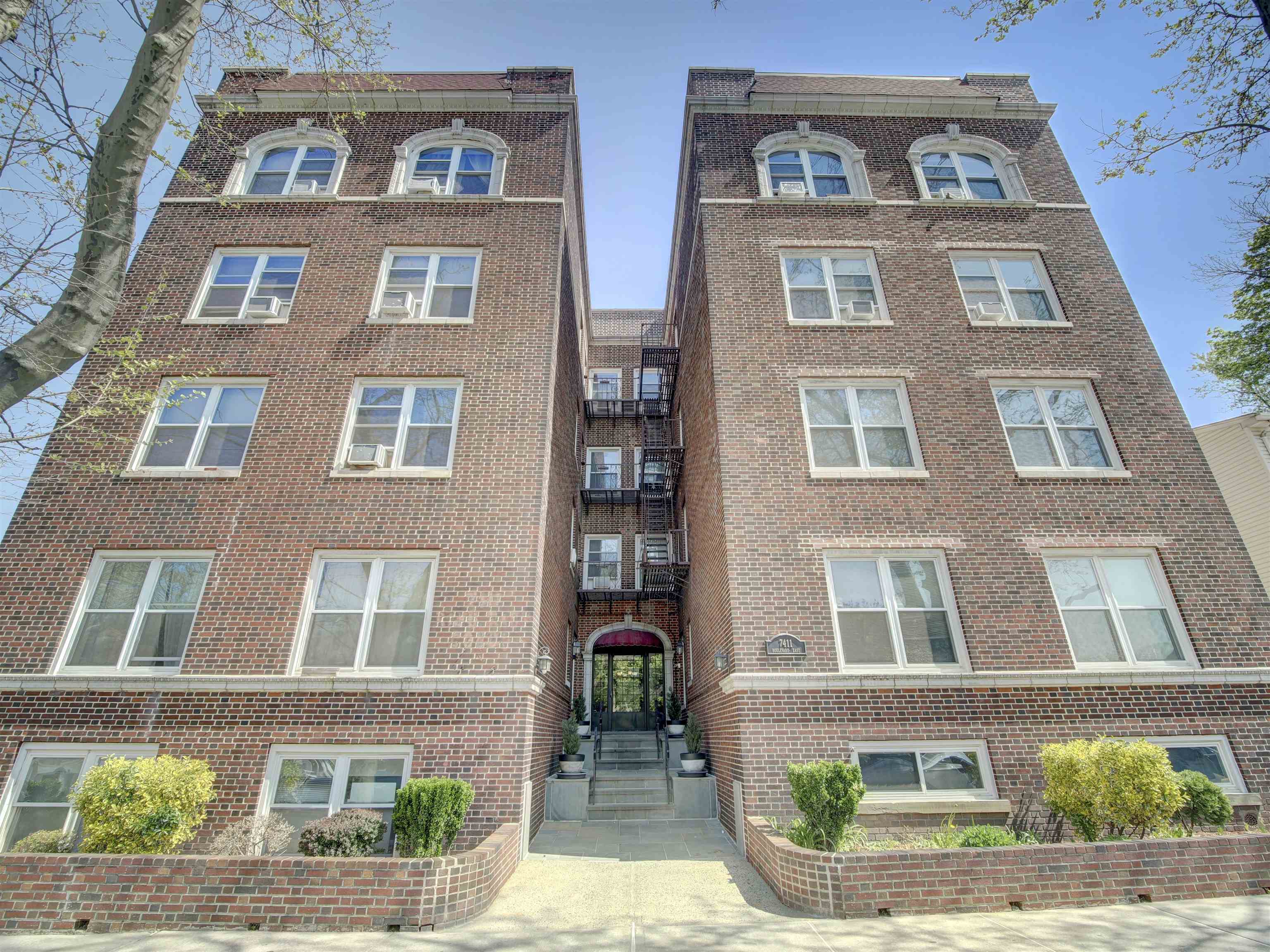 # 250008247 - For Rent in North Bergen NJ