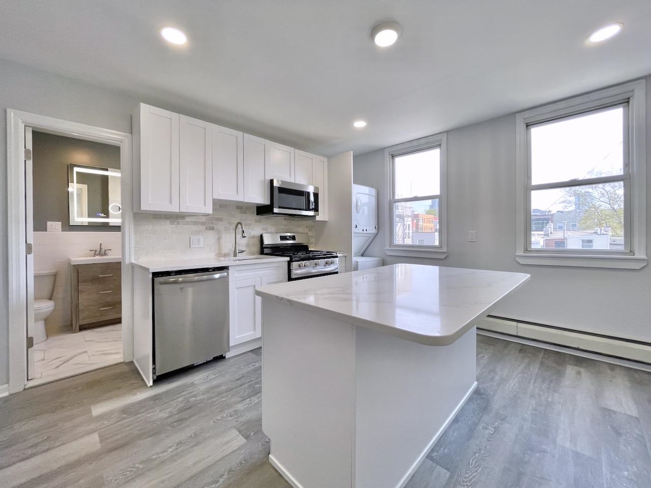 # 250008254 - For Rent in JERSEY CITY - Downtown NJ