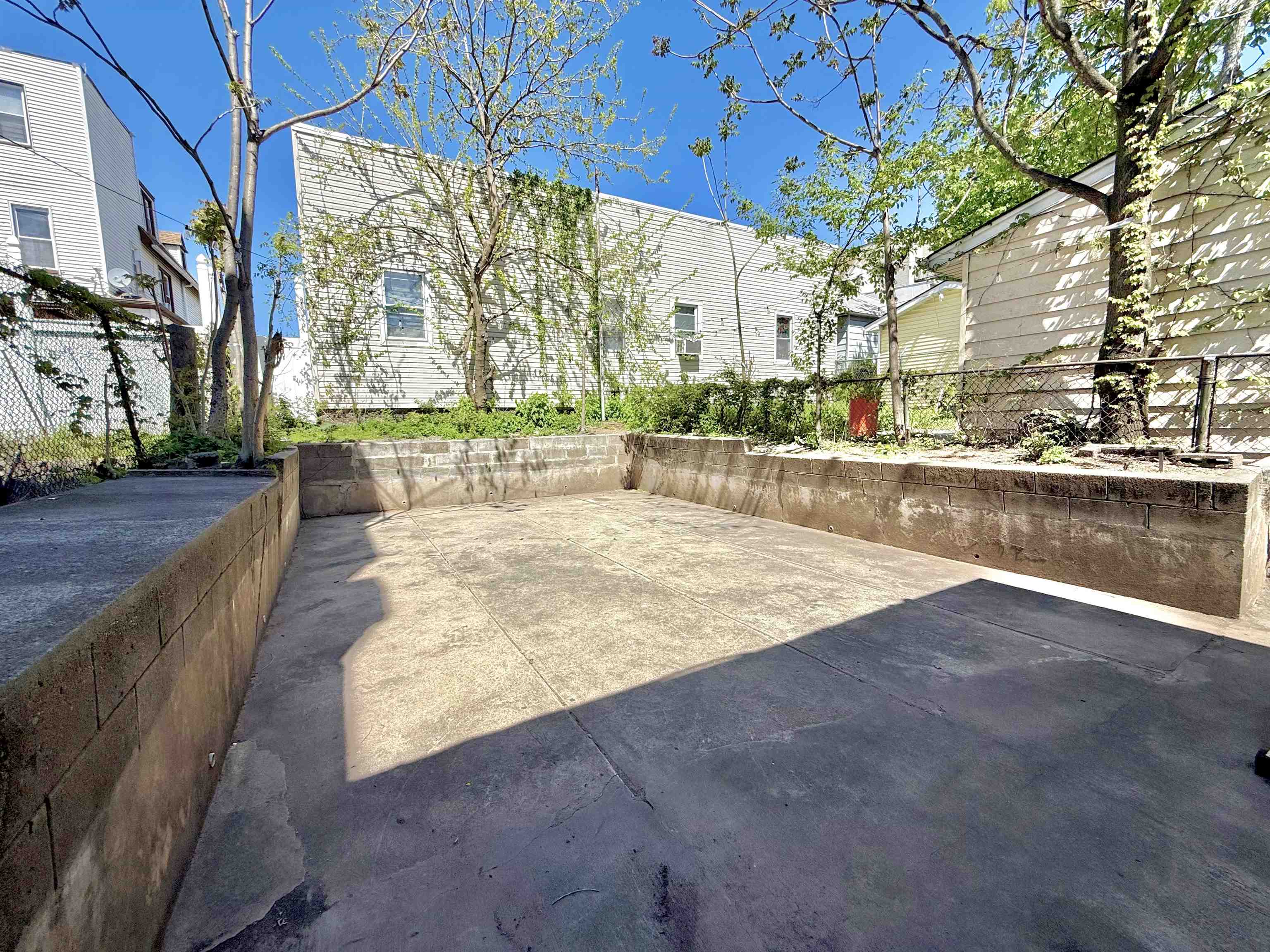 # 250008279 - For Rent in Union City NJ