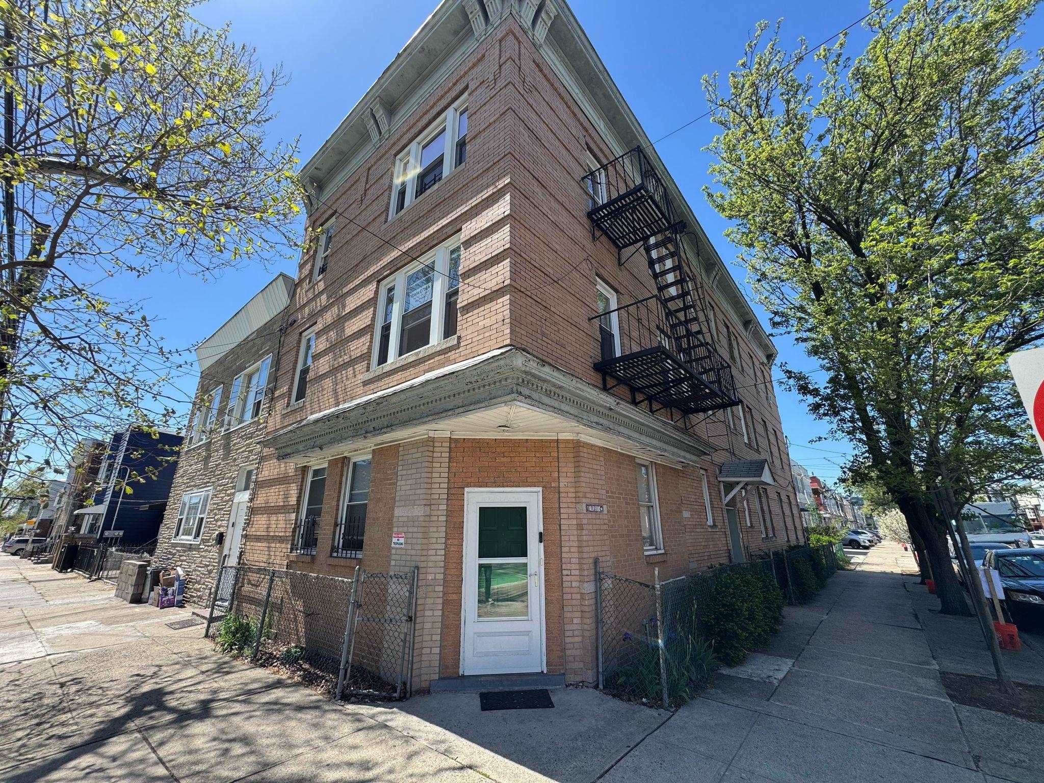 # 250008286 - For Rent in JERSEY CITY - West Bergen NJ