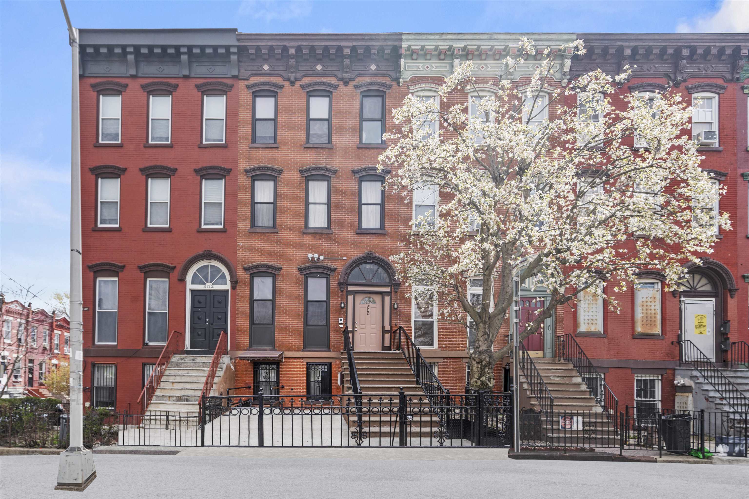 # 250008293 - For Rent in JERSEY CITY - Bergen-Lafayett NJ