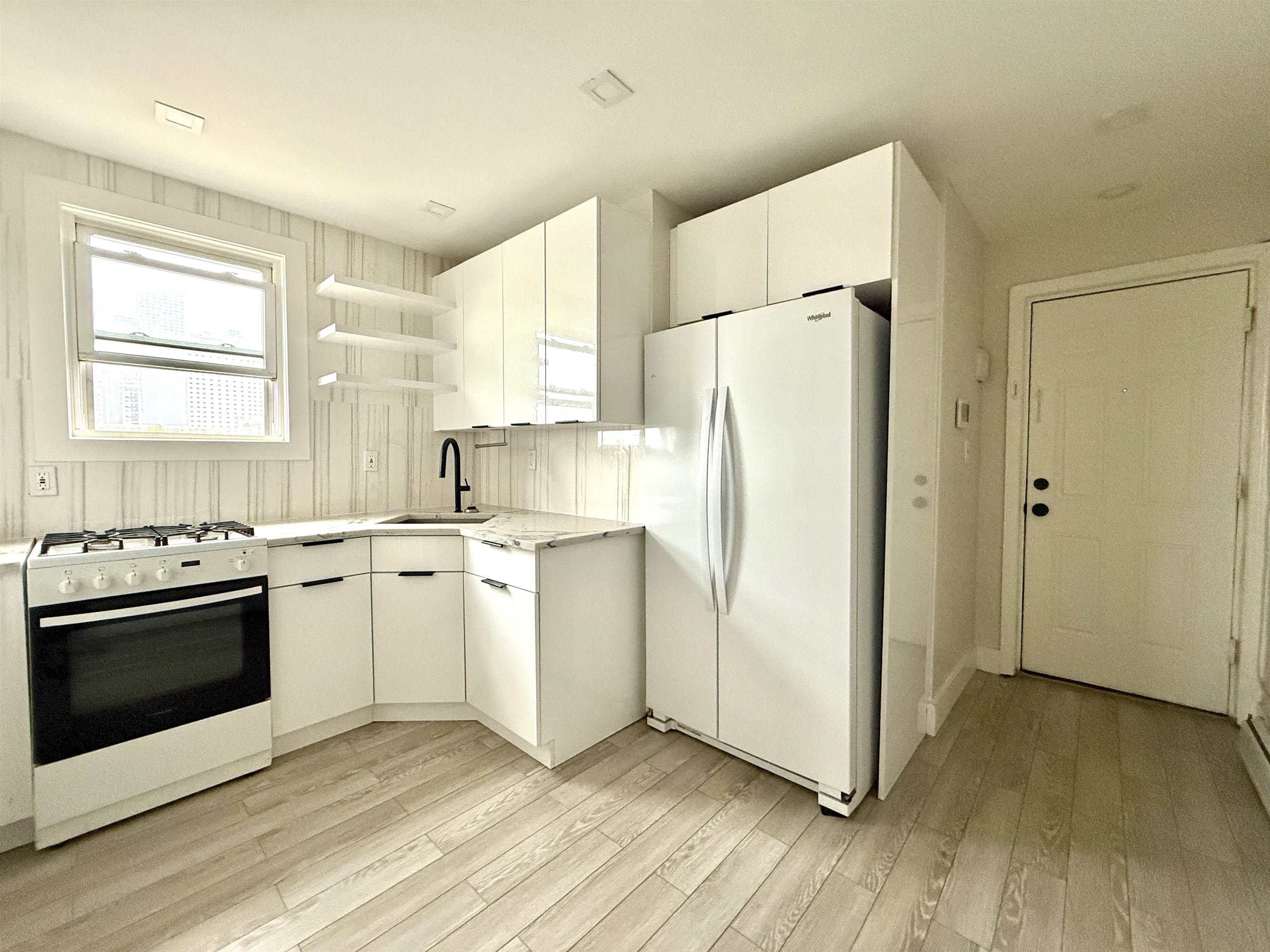 # 250008314 - For Rent in JERSEY CITY - Journal Square NJ