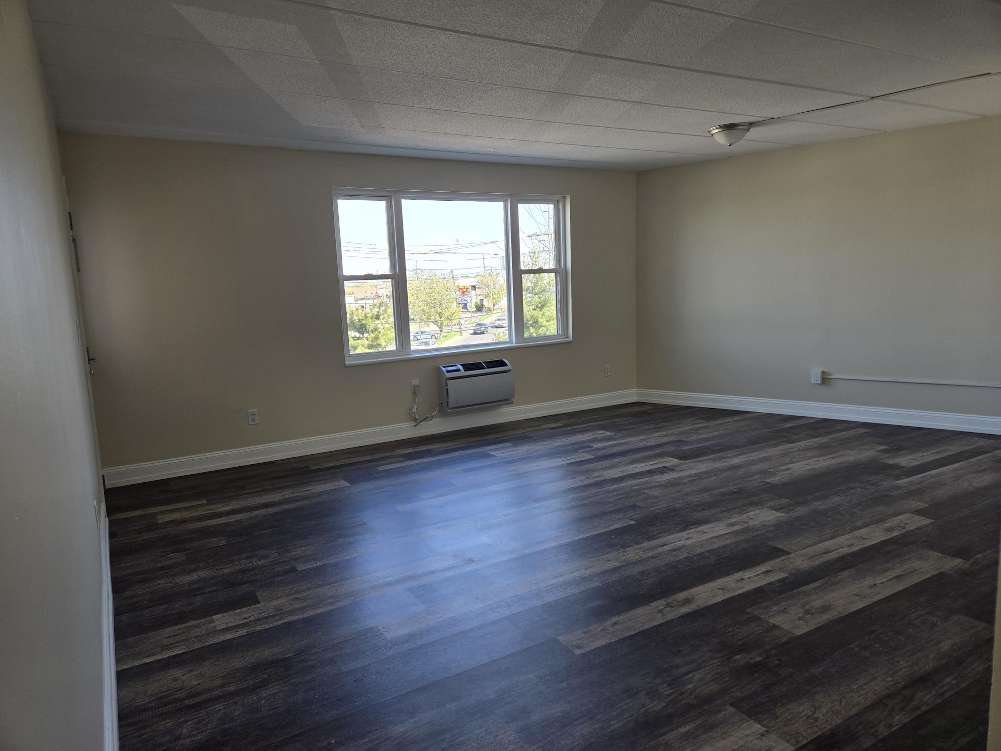 # 250008344 - For Rent in Fairview NJ