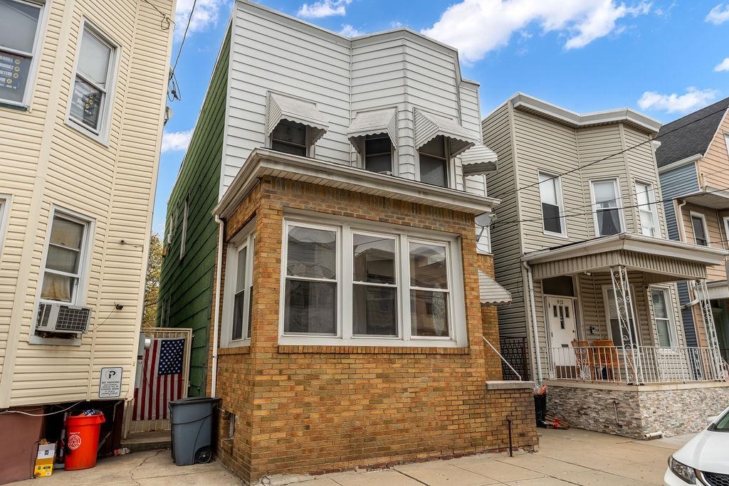 # 250008352 - For Rent in Union City NJ