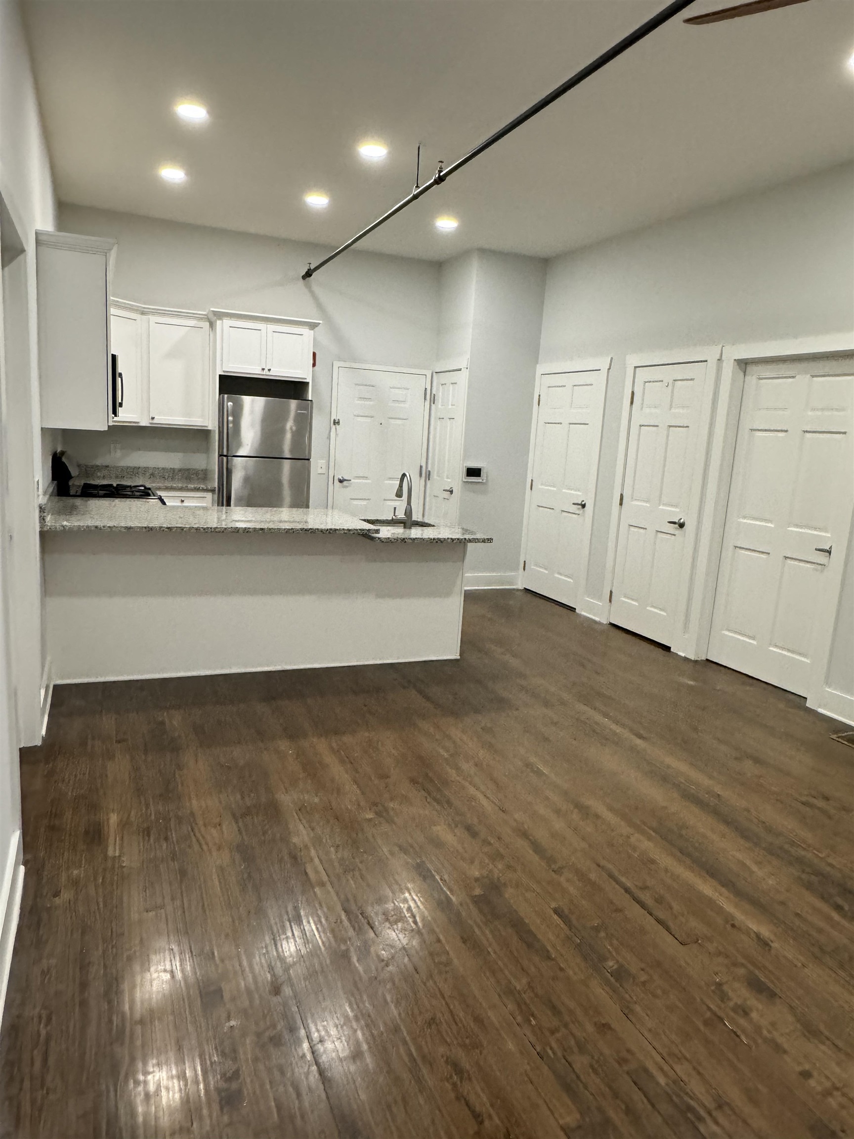 # 250008355 - For Rent in Lyndhurst NJ