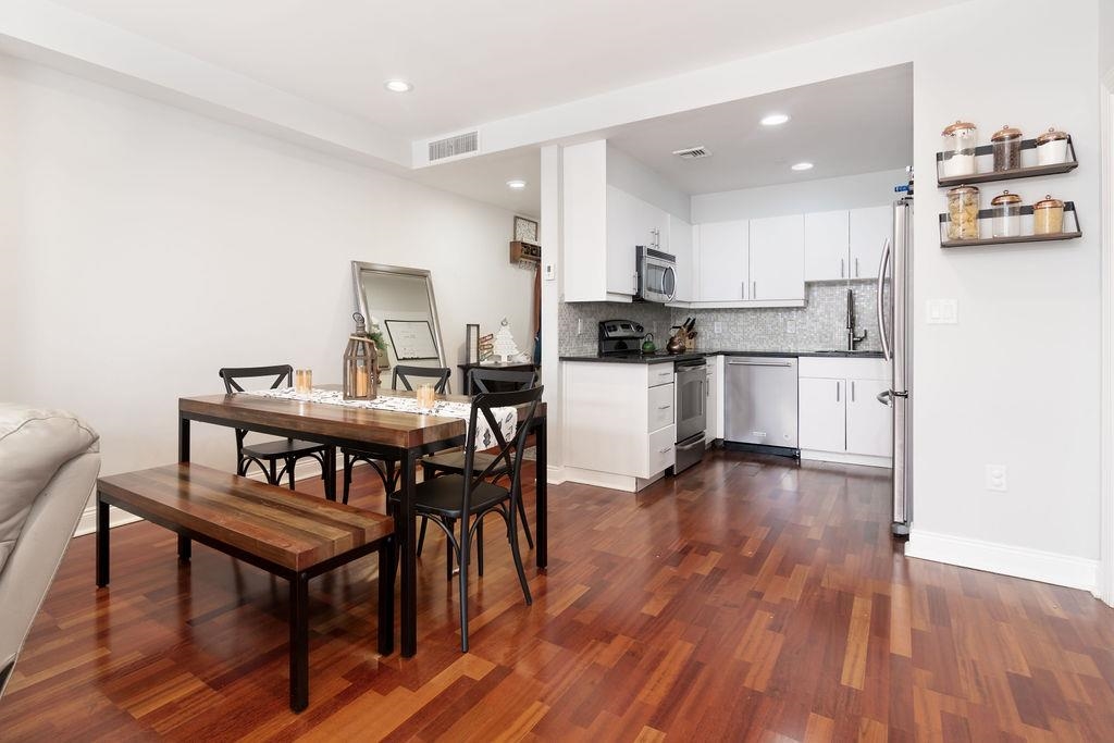 # 250008390 - For Rent in JERSEY CITY - Greenville NJ