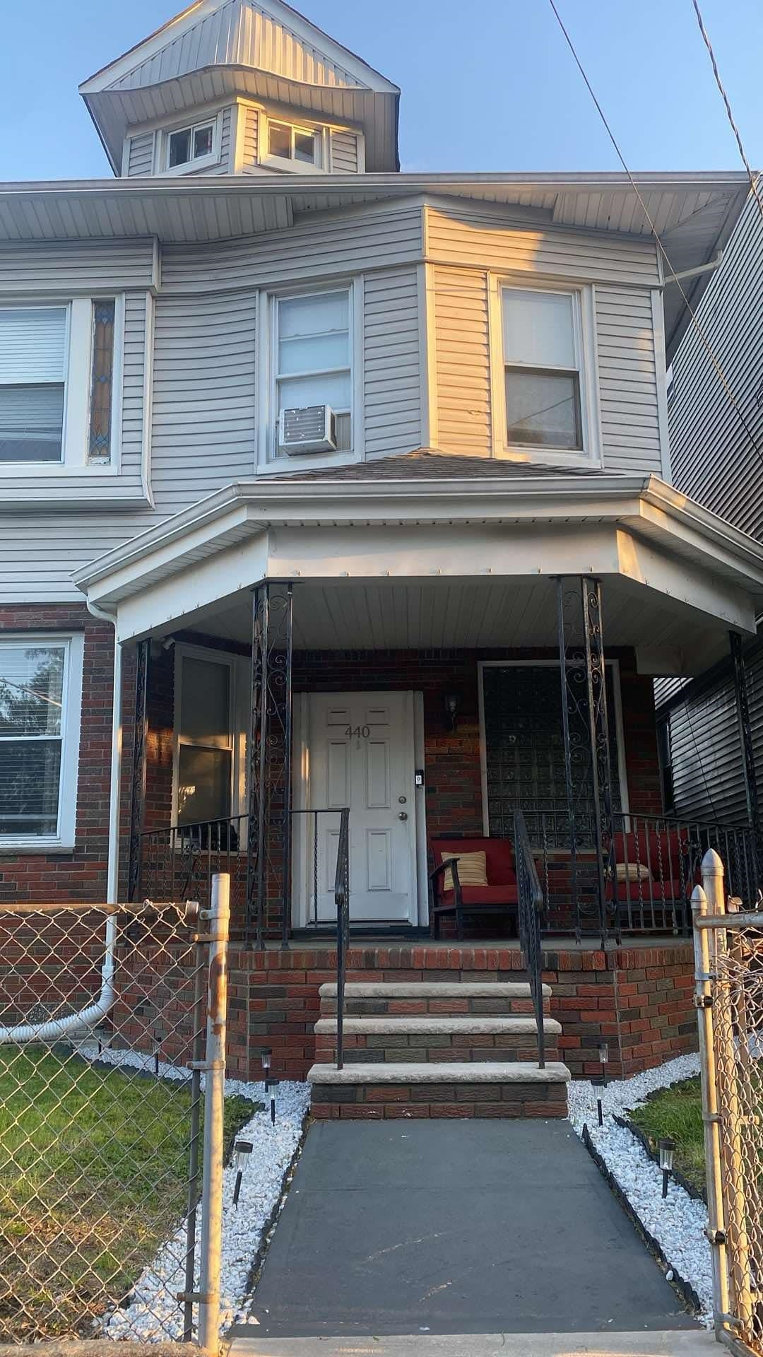 # 250008391 - For Rent in Paterson NJ