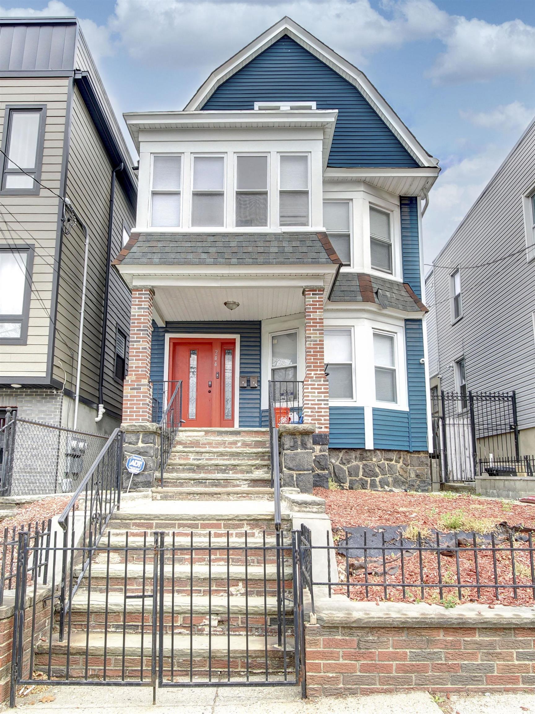 # 250008394 - For Rent in JERSEY CITY - Bergen-Lafayett NJ