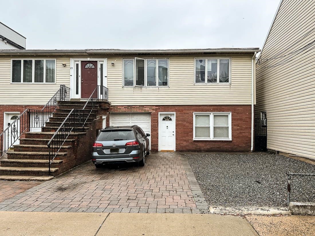 # 250008438 - For Rent in JERSEY CITY - Heights NJ