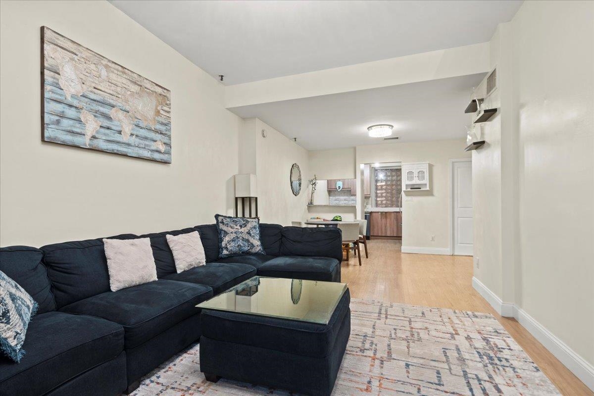 # 250008462 - For Rent in JERSEY CITY - Downtown NJ