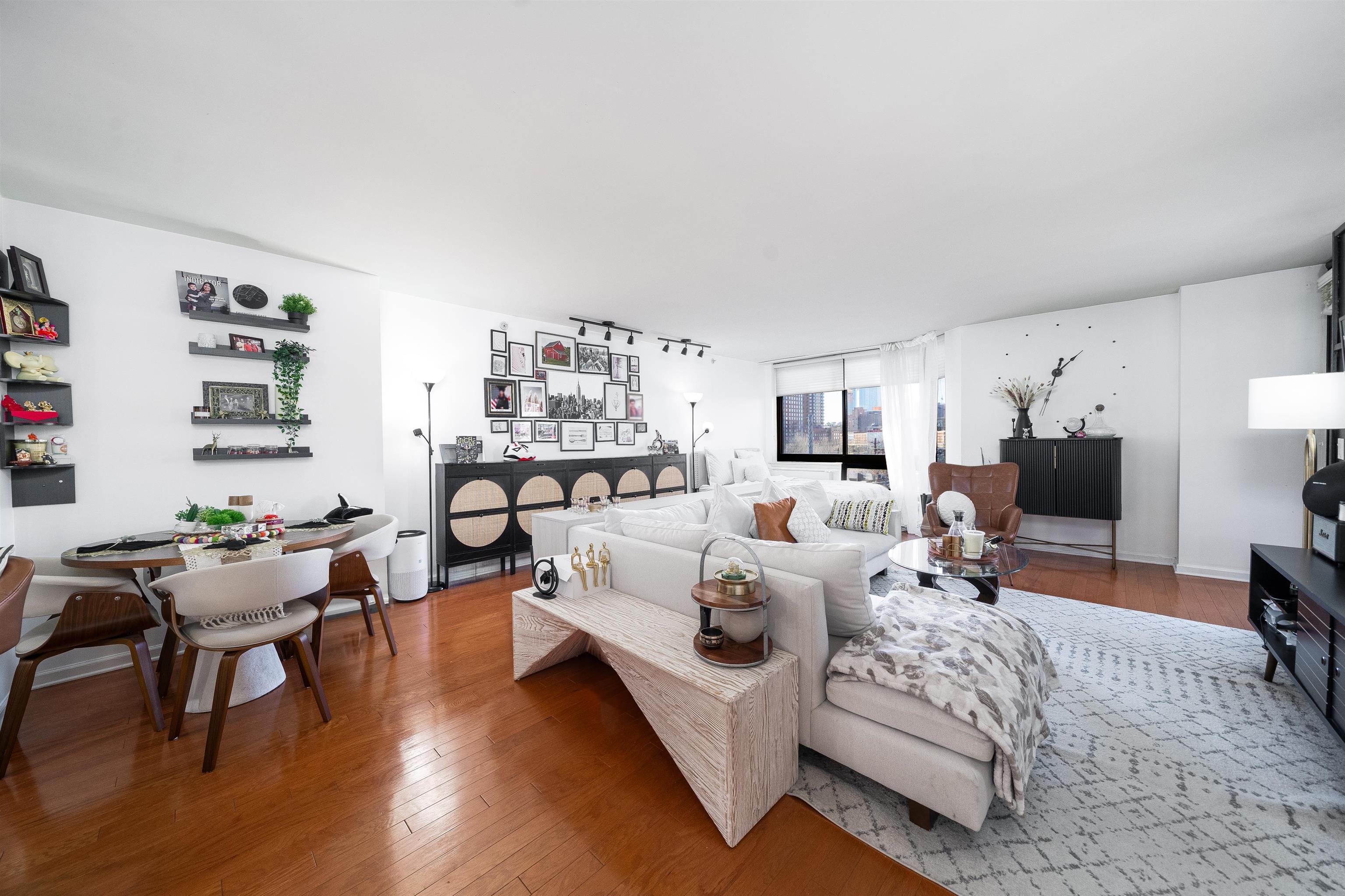 # 250008499 - For Rent in JERSEY CITY - Downtown NJ