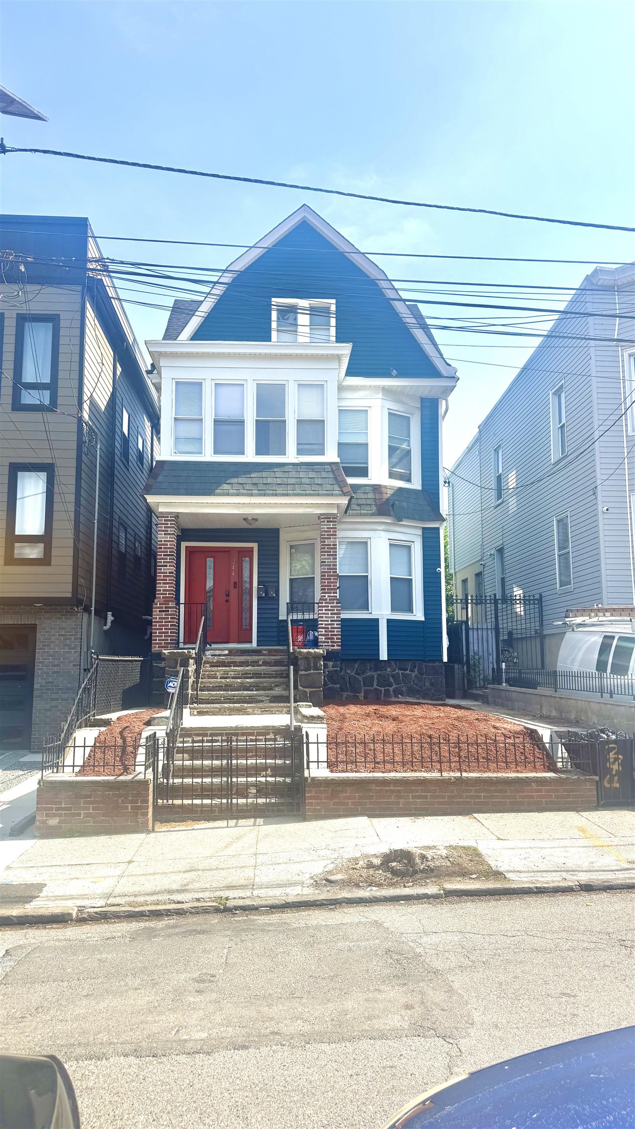 # 250008500 - For Rent in JERSEY CITY - West Bergen NJ